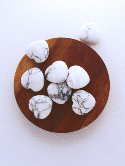 Howlite hearts - 3cm